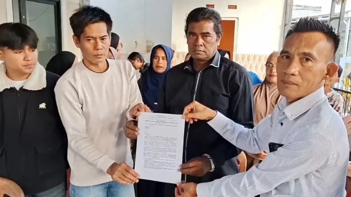 Keluarga korban KM Virgo asal Garut menanti kepastian pencarian